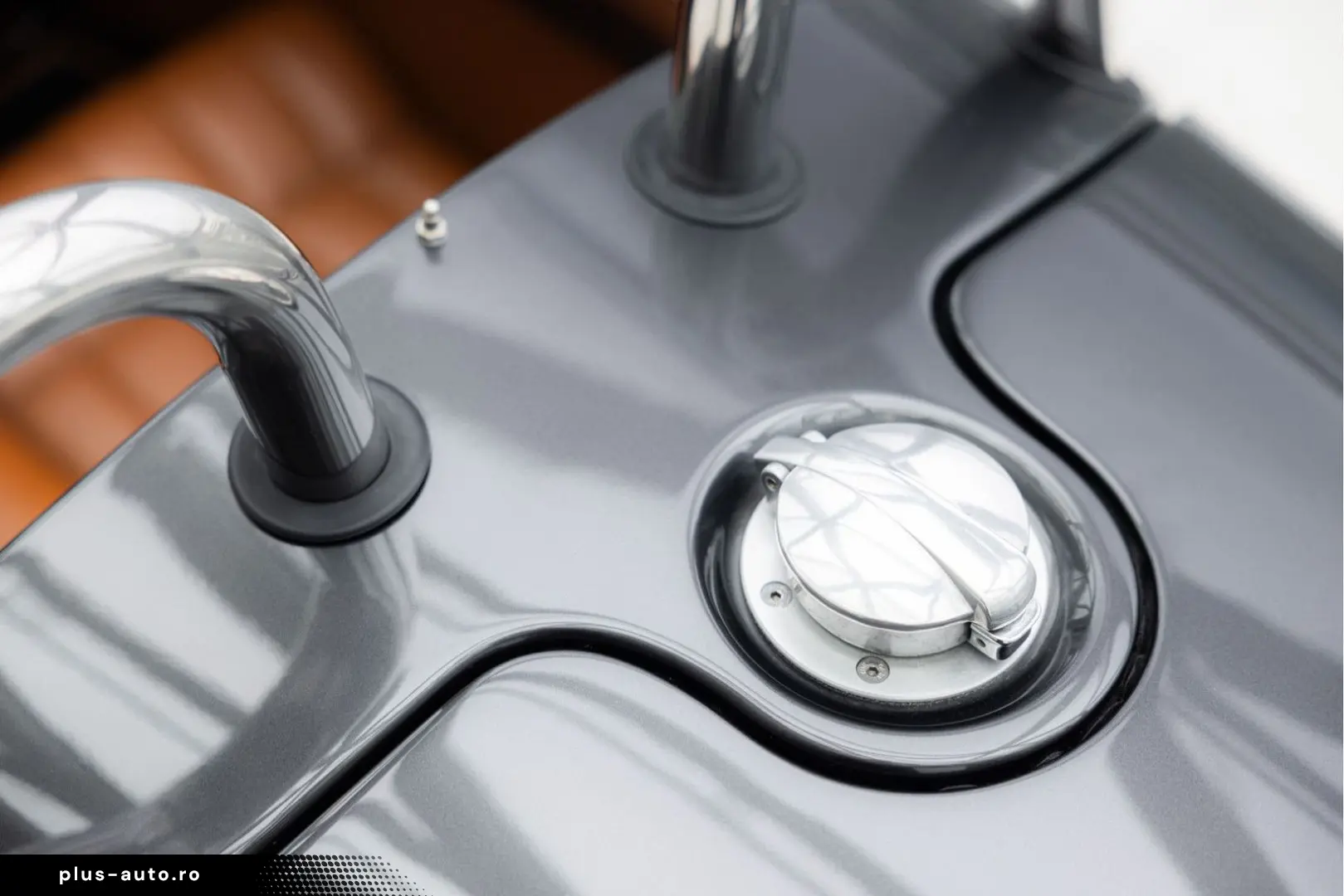 MORGAN 3 Wheeler   NL History   AM Quantom Silver   Man