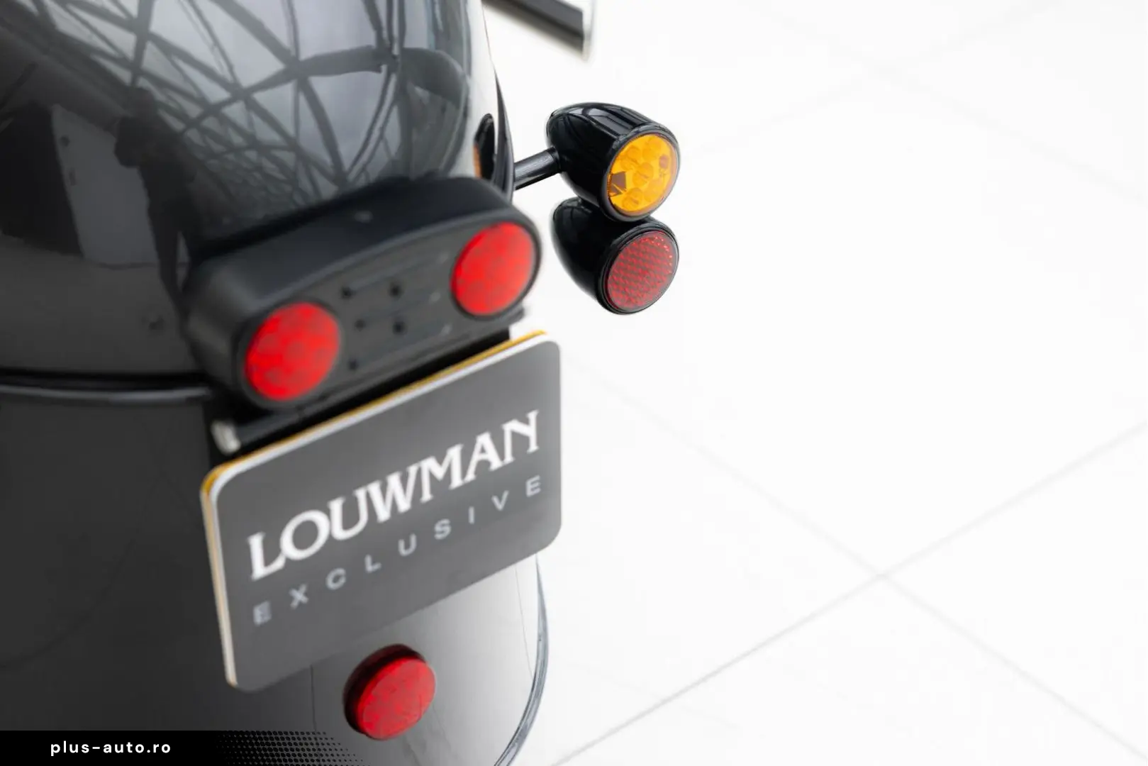 MORGAN 3 Wheeler   NL History   AM Quantom Silver   Man