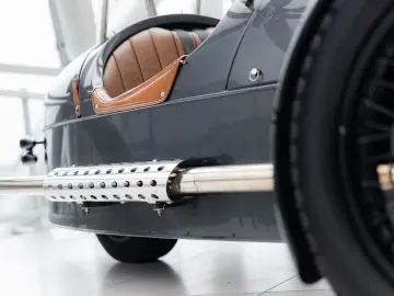 MORGAN 3 Wheeler   NL History   AM Quantom Silver   Man