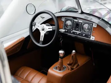 MORGAN 3 Wheeler   NL History   AM Quantom Silver   Man