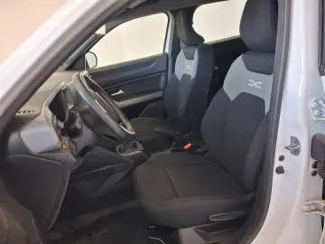 Dacia Duster ECO-G 100 22000 km 2025