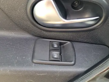 Dacia Logan TCe 90 MT5 90CP Manual 5 tr