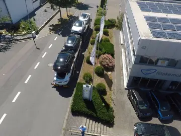 TESLA Model 3 RWD Innen schwarz und weiss VAT