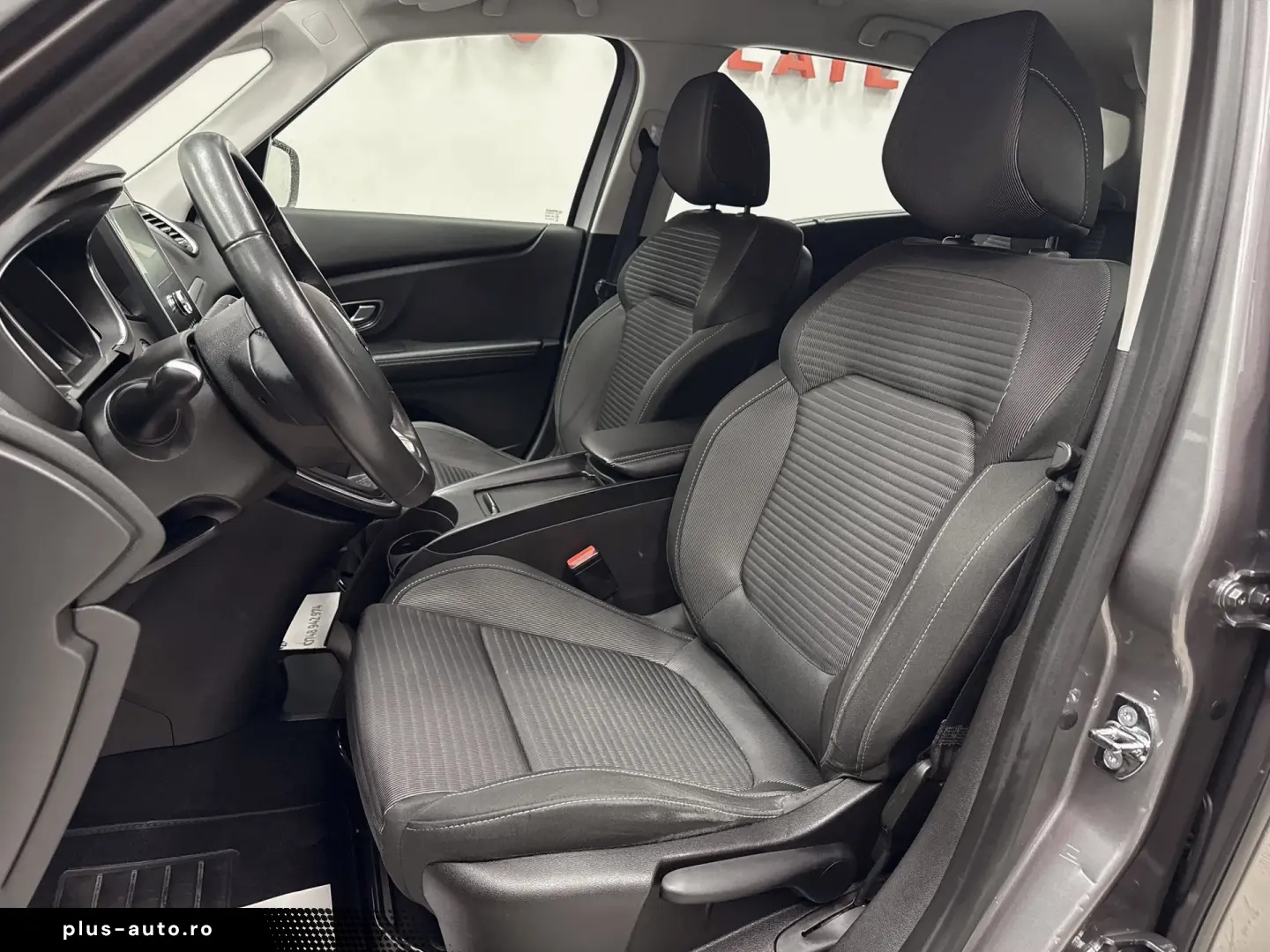 Renault Scenic ENERGY TCe 115 EXPERIENCE