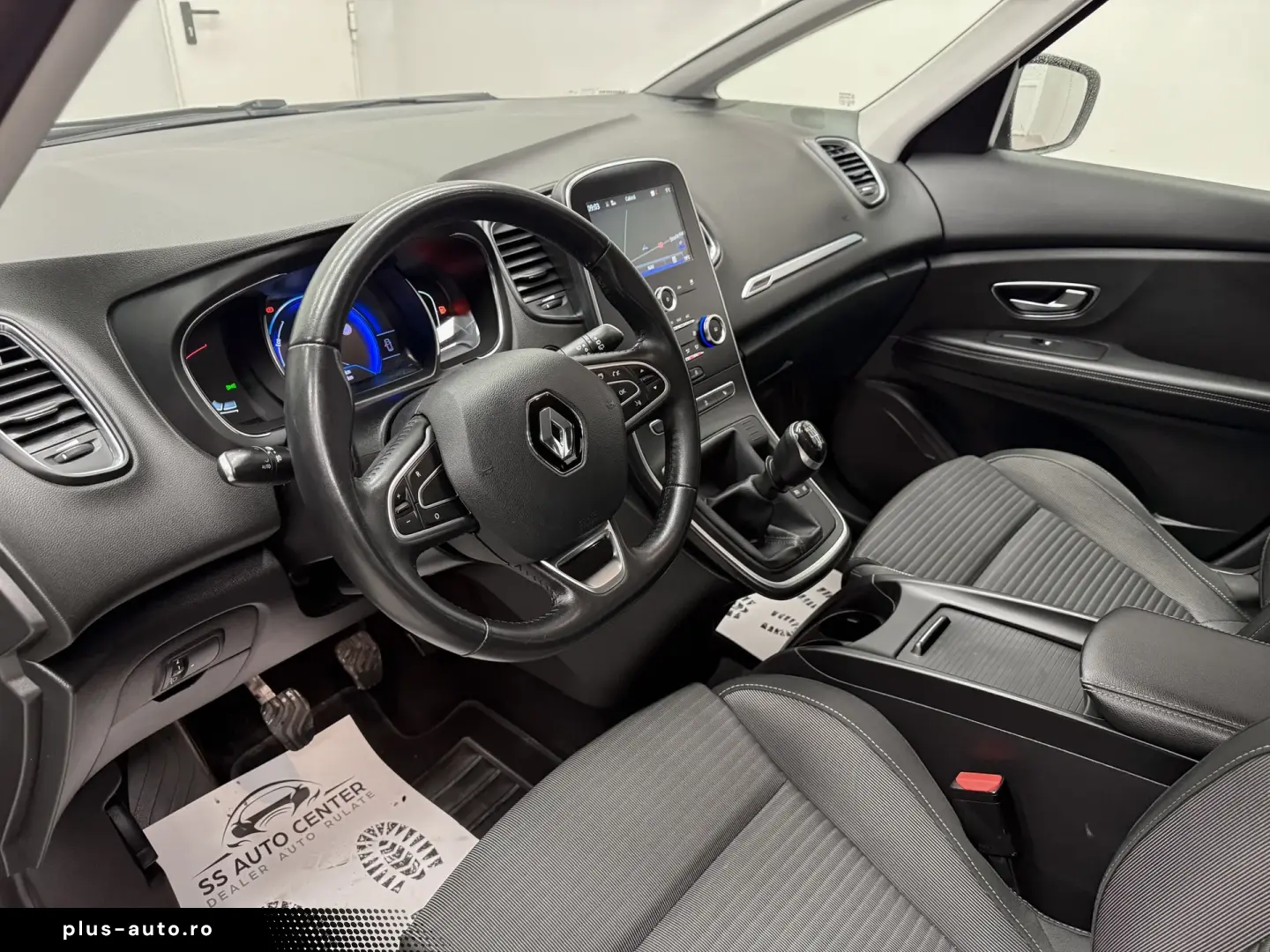 Renault Scenic ENERGY TCe 115 EXPERIENCE