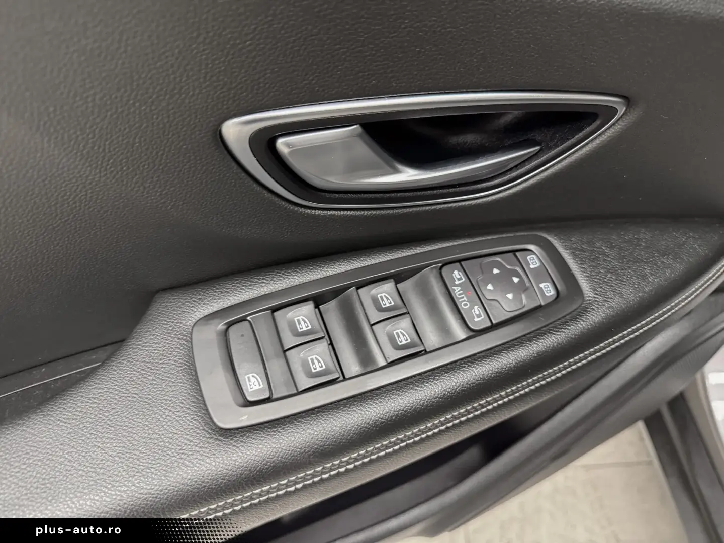 Renault Scenic ENERGY TCe 115 EXPERIENCE