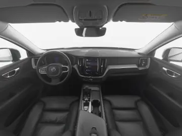 VOLVO XC60 T8 Recharge AWD Plus Dark AHK H&K