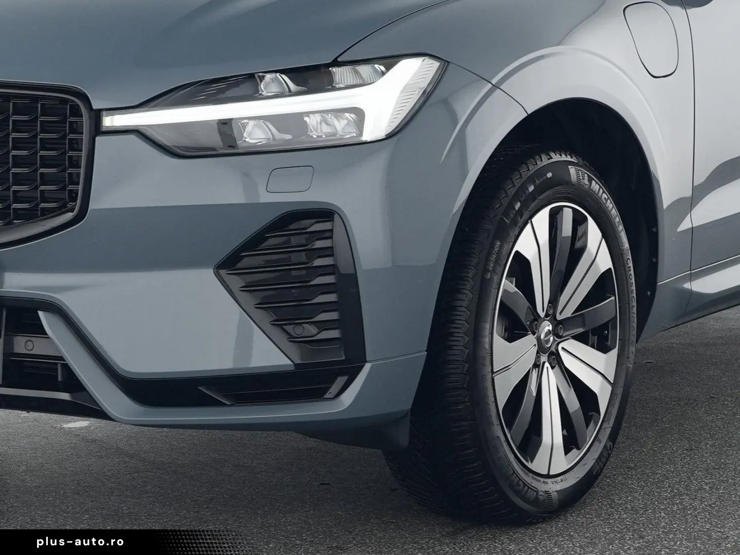 VOLVO XC60 T8 Recharge AWD Plus Dark AHK H&K