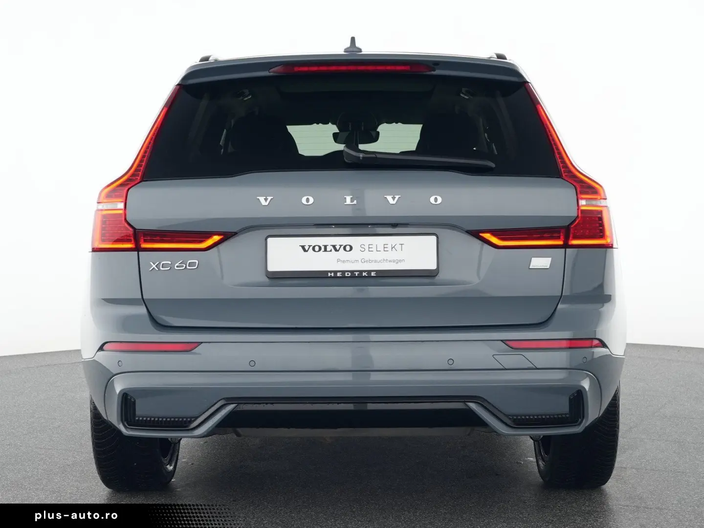 VOLVO XC60 T8 Recharge AWD Plus Dark AHK H&K