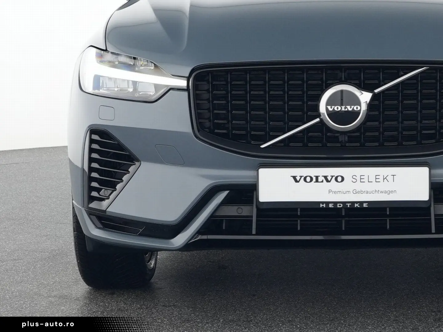 VOLVO XC60 T8 Recharge AWD Plus Dark AHK H&K