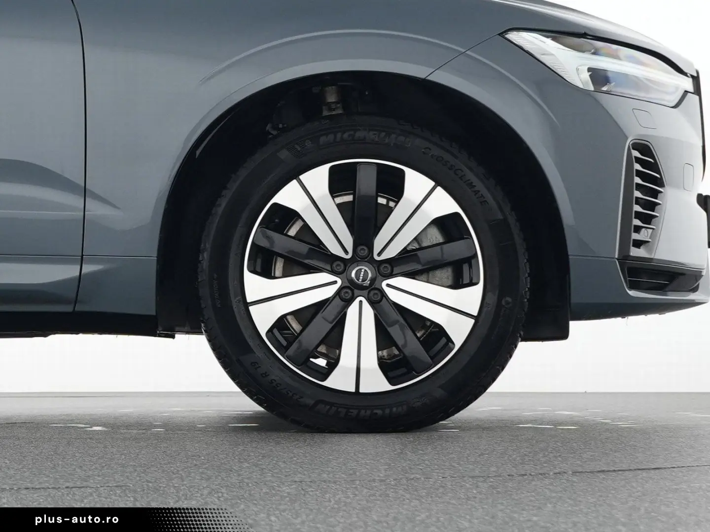 VOLVO XC60 T8 Recharge AWD Plus Dark AHK H&K