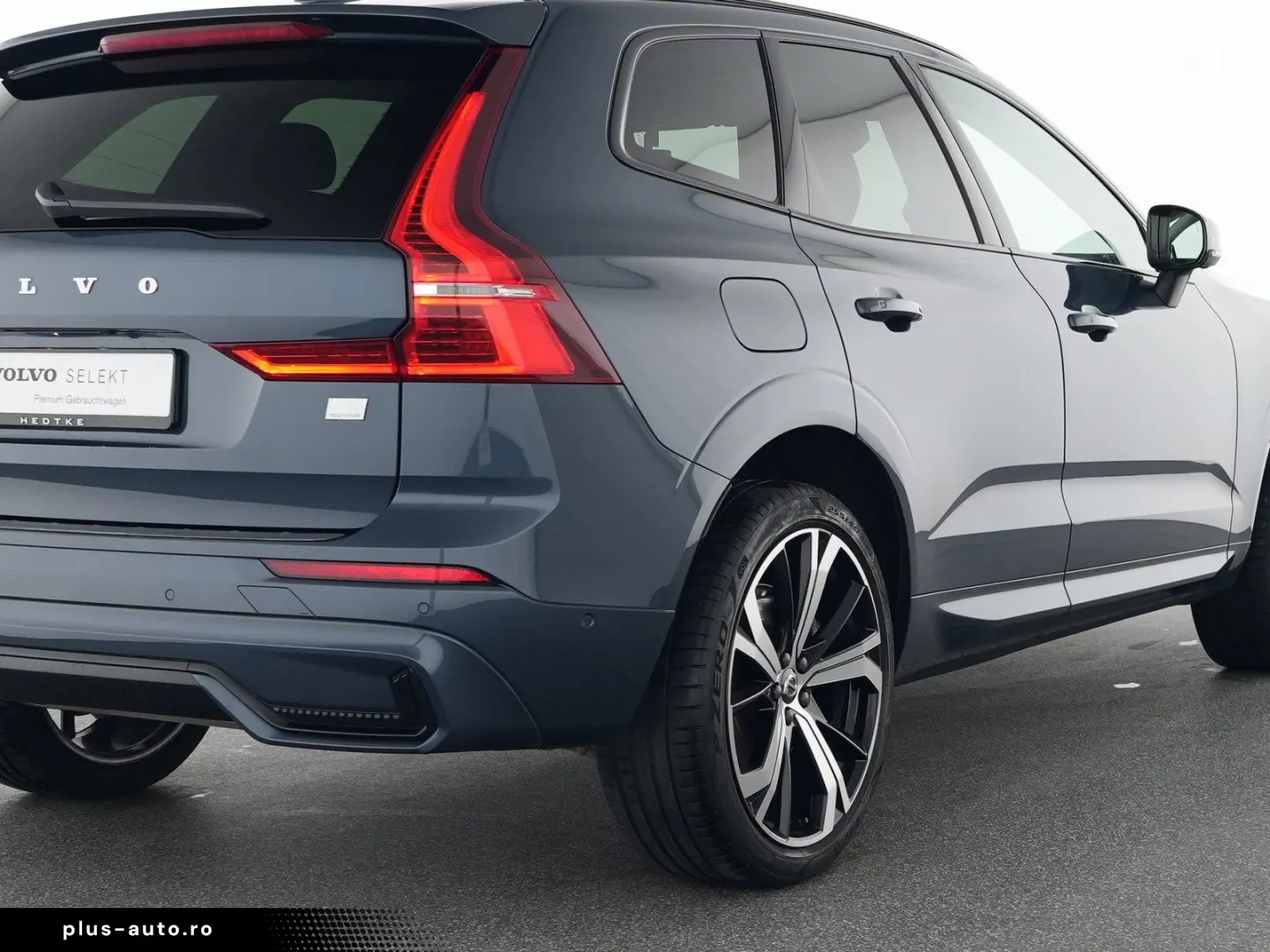 VOLVO XC60 T8 Recharge AWD Ultimate Dark 21  AHK 360