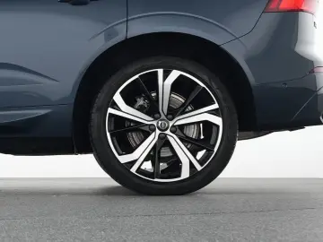 VOLVO XC60 T8 Recharge AWD Ultimate Dark 21  AHK 360