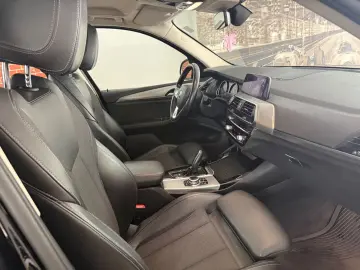 BMW X3 xDrive 20d AHK LED R-Kamera