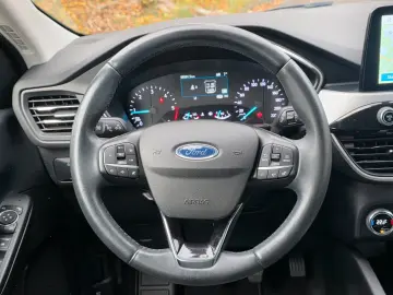 FORD Kuga 2.0 EcoBlue Hybrid  1Hand LED Navi Assist