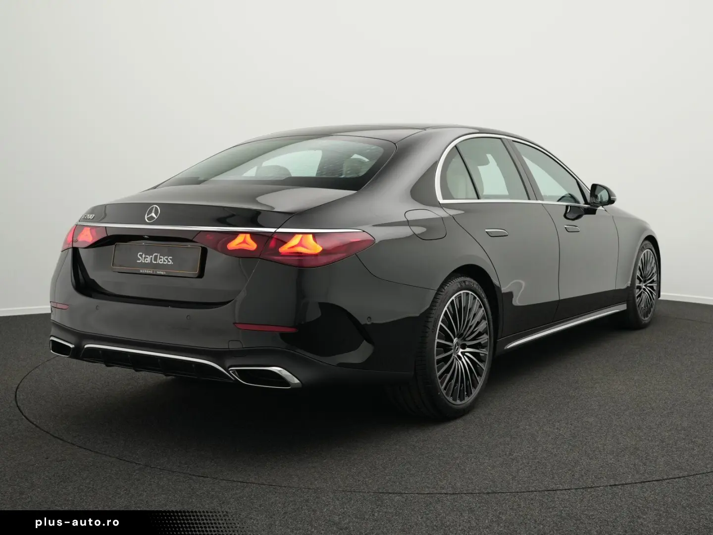 MERCEDES-BENZ E 200 Limousine Digital Pano 360  Burm