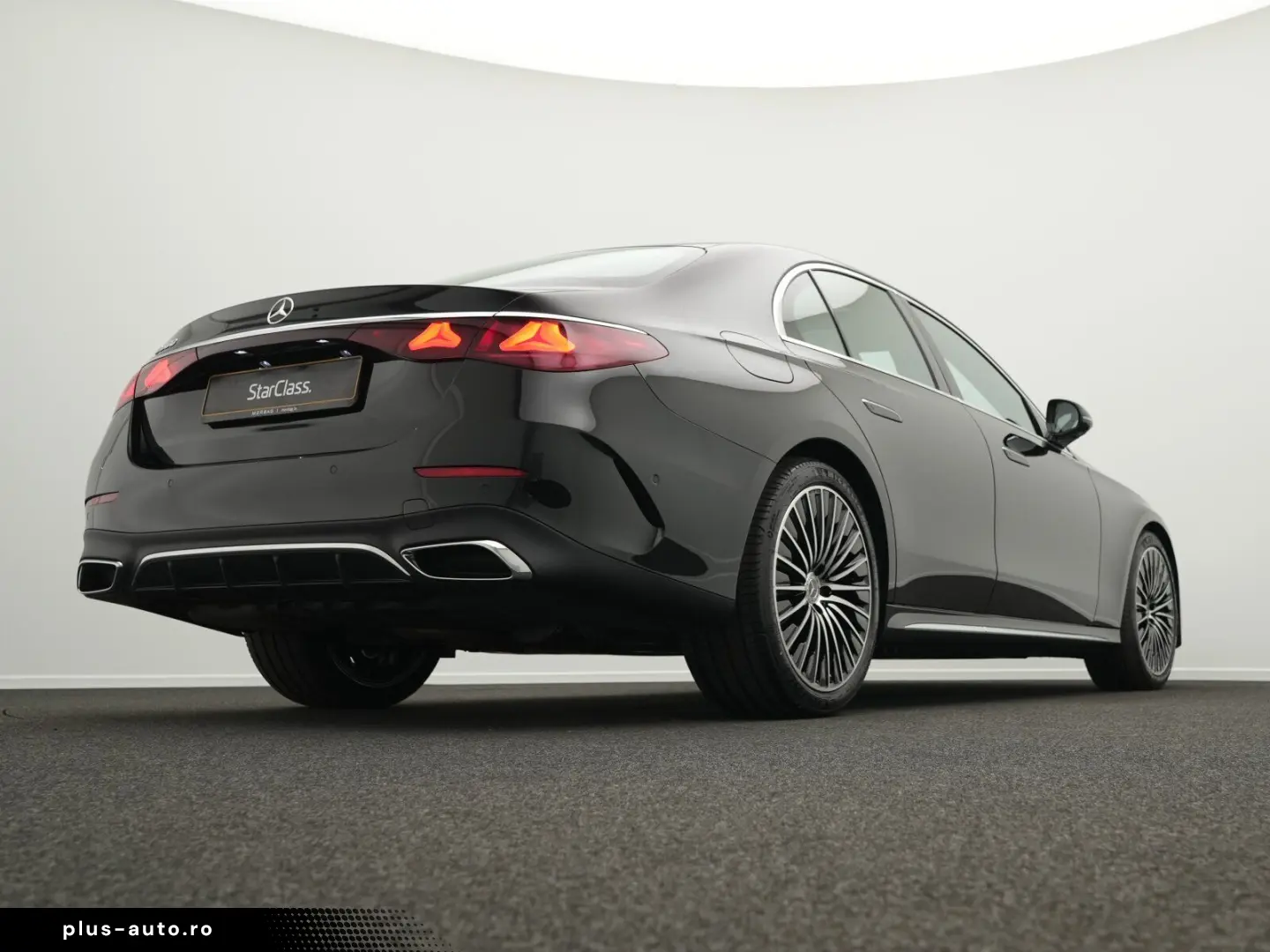 MERCEDES-BENZ E 200 Limousine Digital Pano 360  Burm