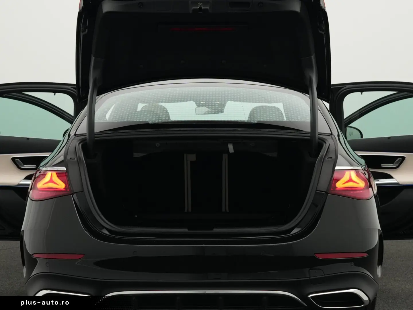 MERCEDES-BENZ E 200 Limousine Digital Pano 360  Burm