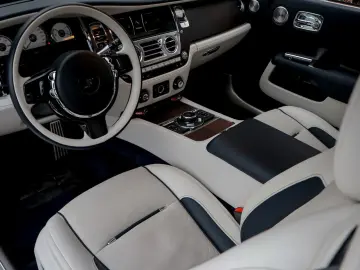 ROLLS ROYCE Wraith -
