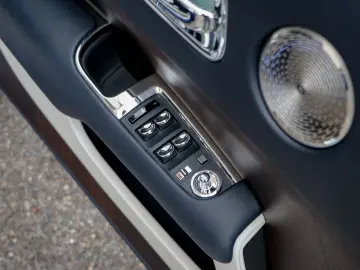 ROLLS ROYCE Wraith -