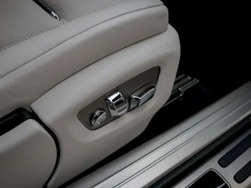 ROLLS ROYCE Wraith -