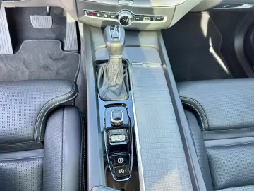 Volvo XC 60 T5 AWD Inscription Utilizat · 2019