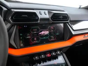 LAMBORGHINI Urus 4.0 V8 PHEV SE