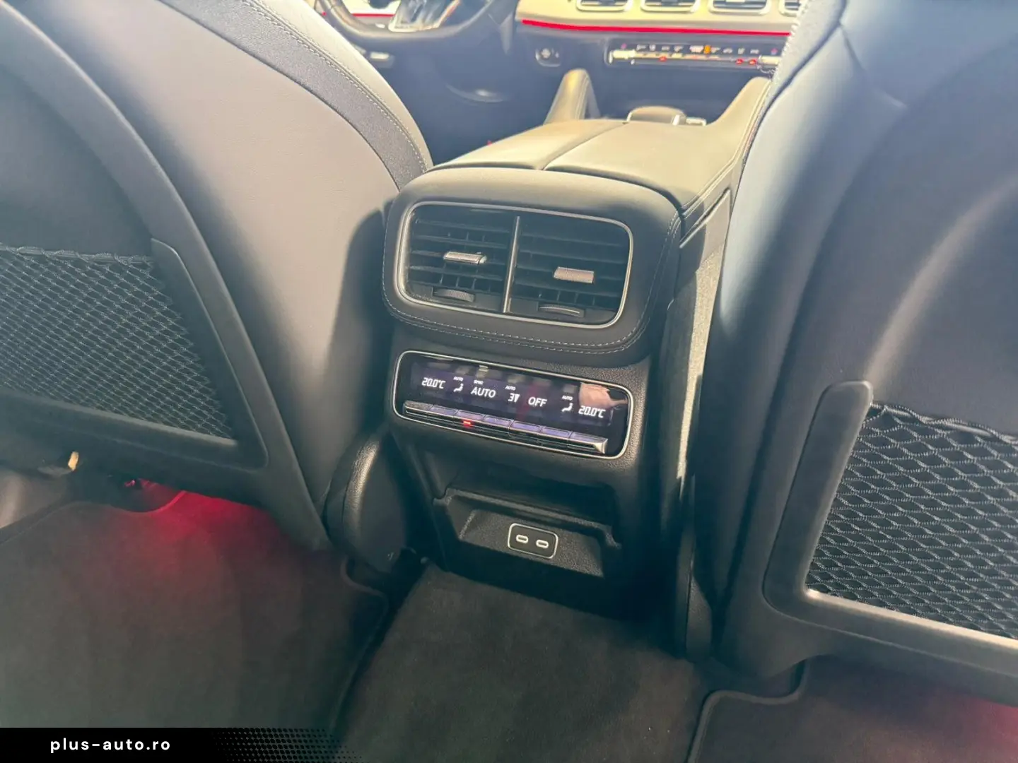 MERCEDES-BENZ GLE 53 4M  PANO HUD BURM AHK DISTR MBEAM NIGHT