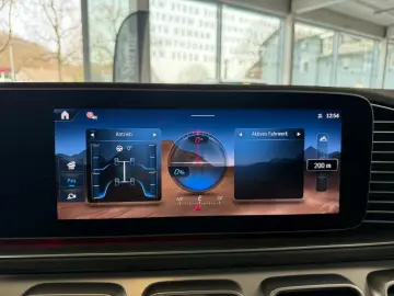 MERCEDES-BENZ GLE 53 4M  PANO HUD BURM AHK DISTR MBEAM NIGHT