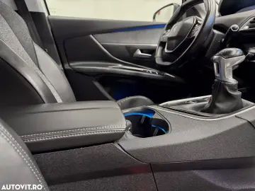 Peugeot 3008 PureTech 130 Stop & Start GPF Allure