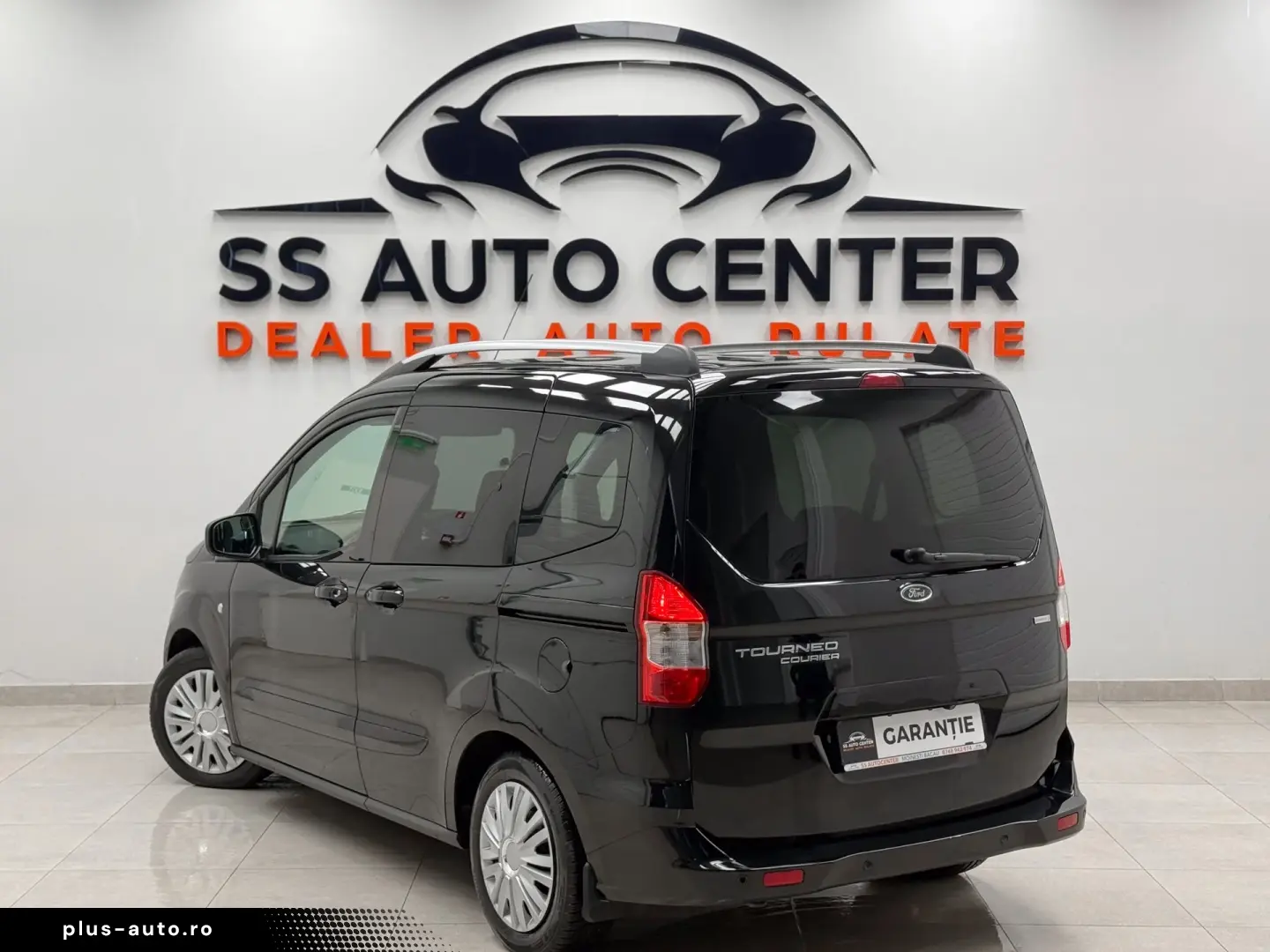 Ford Tourneo Courier 1.0 EcoBoost Titanium