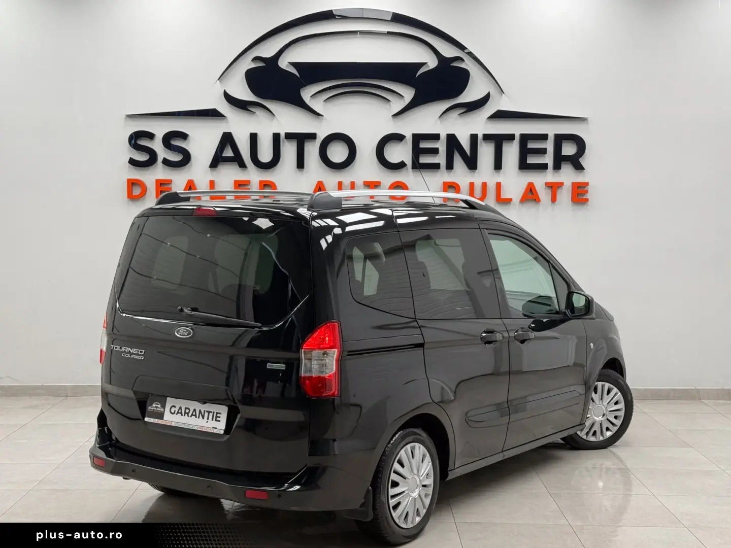 Ford Tourneo Courier 1.0 EcoBoost Titanium