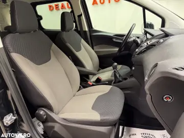 Ford Tourneo Courier 1.0 EcoBoost Titanium