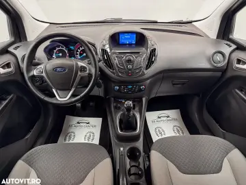 Ford Tourneo Courier 1.0 EcoBoost Titanium