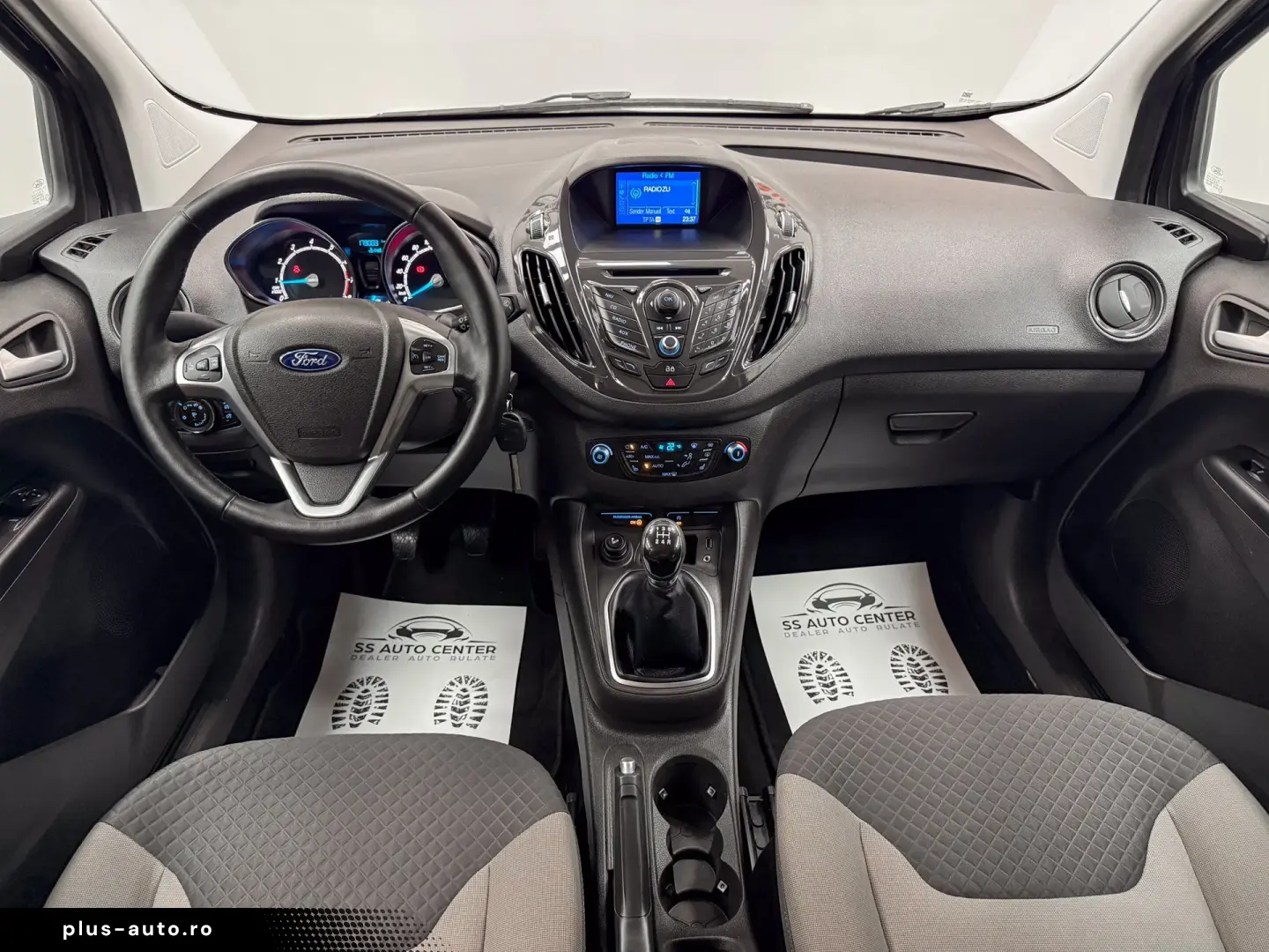 Ford Tourneo Courier 1.0 EcoBoost Titanium