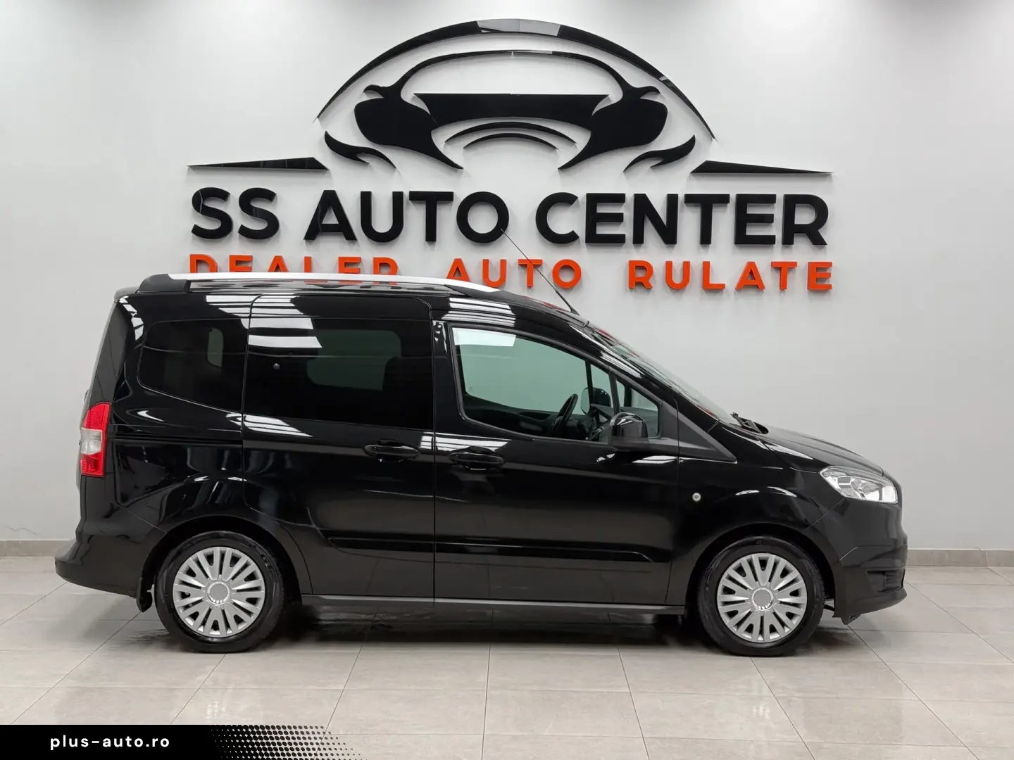 Ford Tourneo Courier 1.0 EcoBoost Titanium