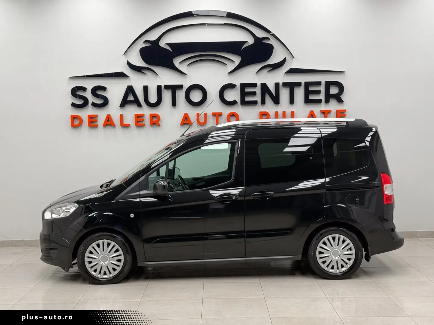Ford Tourneo Courier 1.0 EcoBoost Titanium