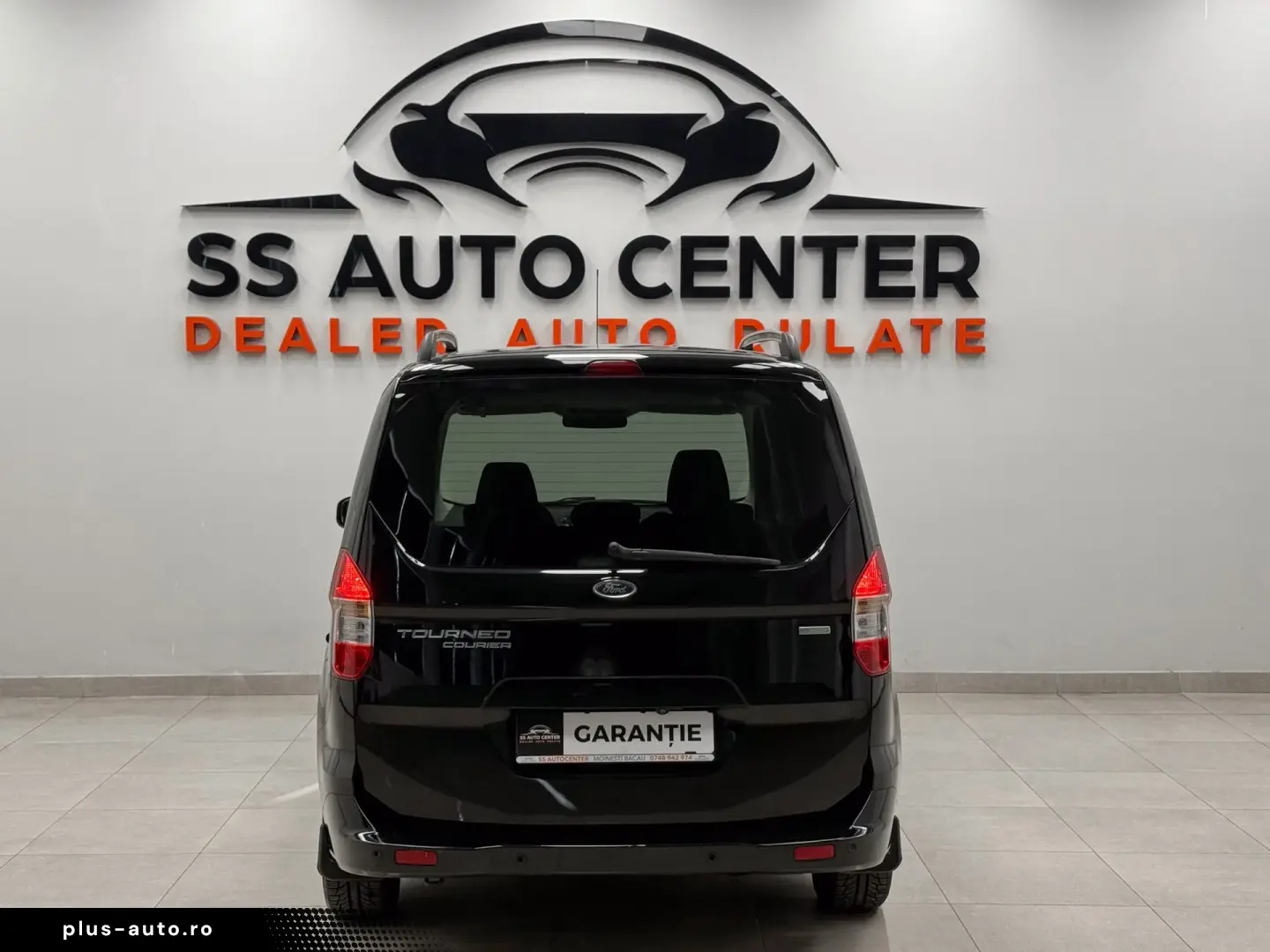 Ford Tourneo Courier 1.0 EcoBoost Titanium