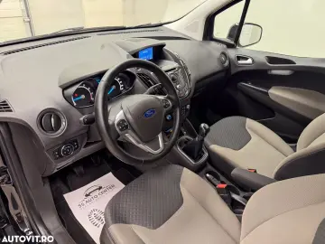 Ford Tourneo Courier 1.0 EcoBoost Titanium