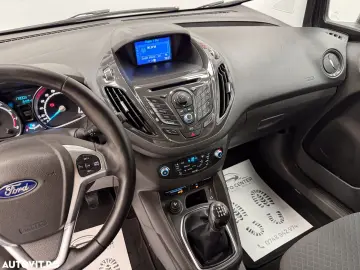Ford Tourneo Courier 1.0 EcoBoost Titanium