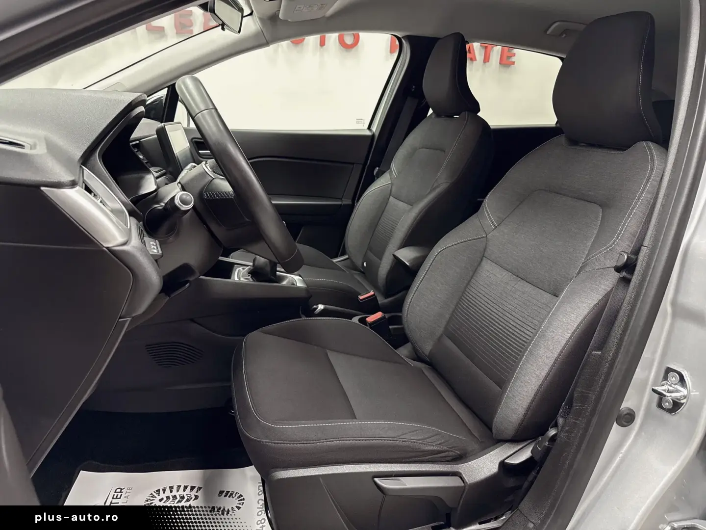 Renault Captur TCe 100 EXPERIENCE