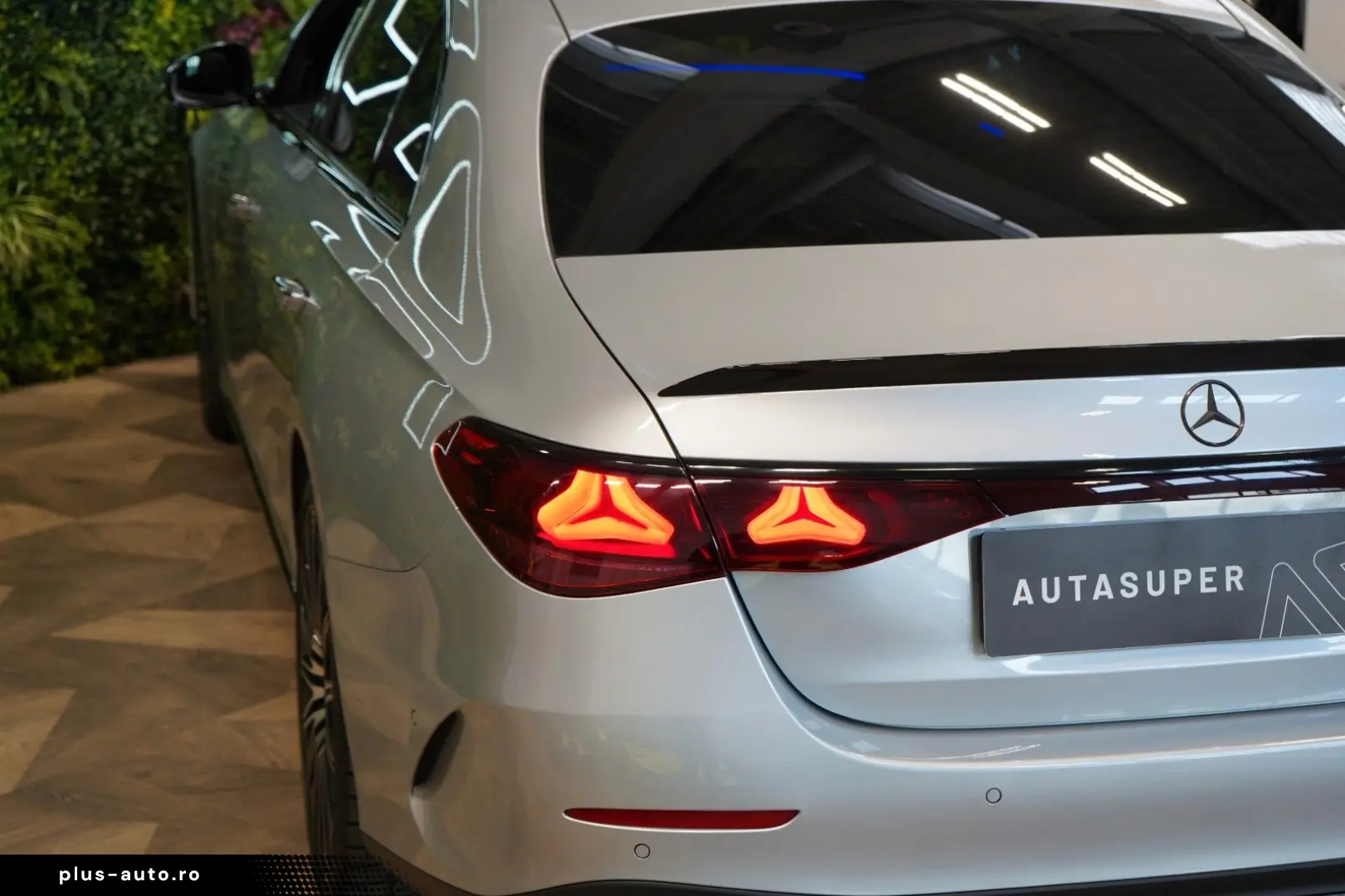 MERCEDES-BENZ E 450d 4M AMG HUD AUX.HEAT PANO 360 72&hellip;