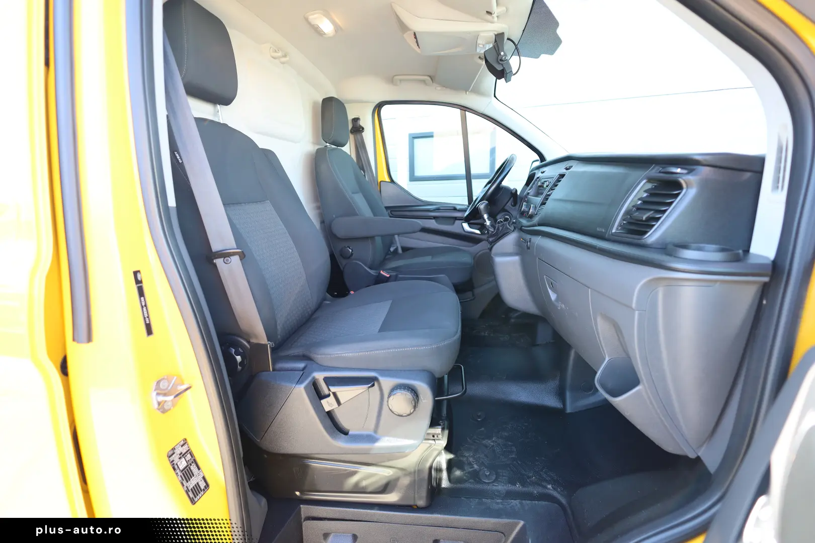 Ford Transit Custom L2H1 2.0D 130CP