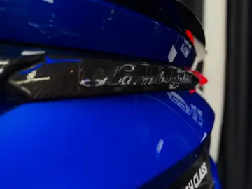 LAMBORGHINI  FULLCARBON PANO 360  PPF B&O HUD ALCANT