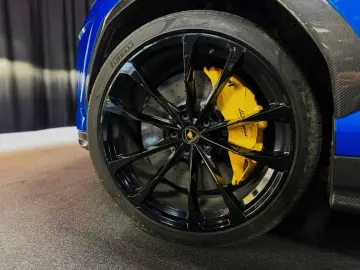 LAMBORGHINI  FULLCARBON PANO 360  PPF B&O HUD ALCANT