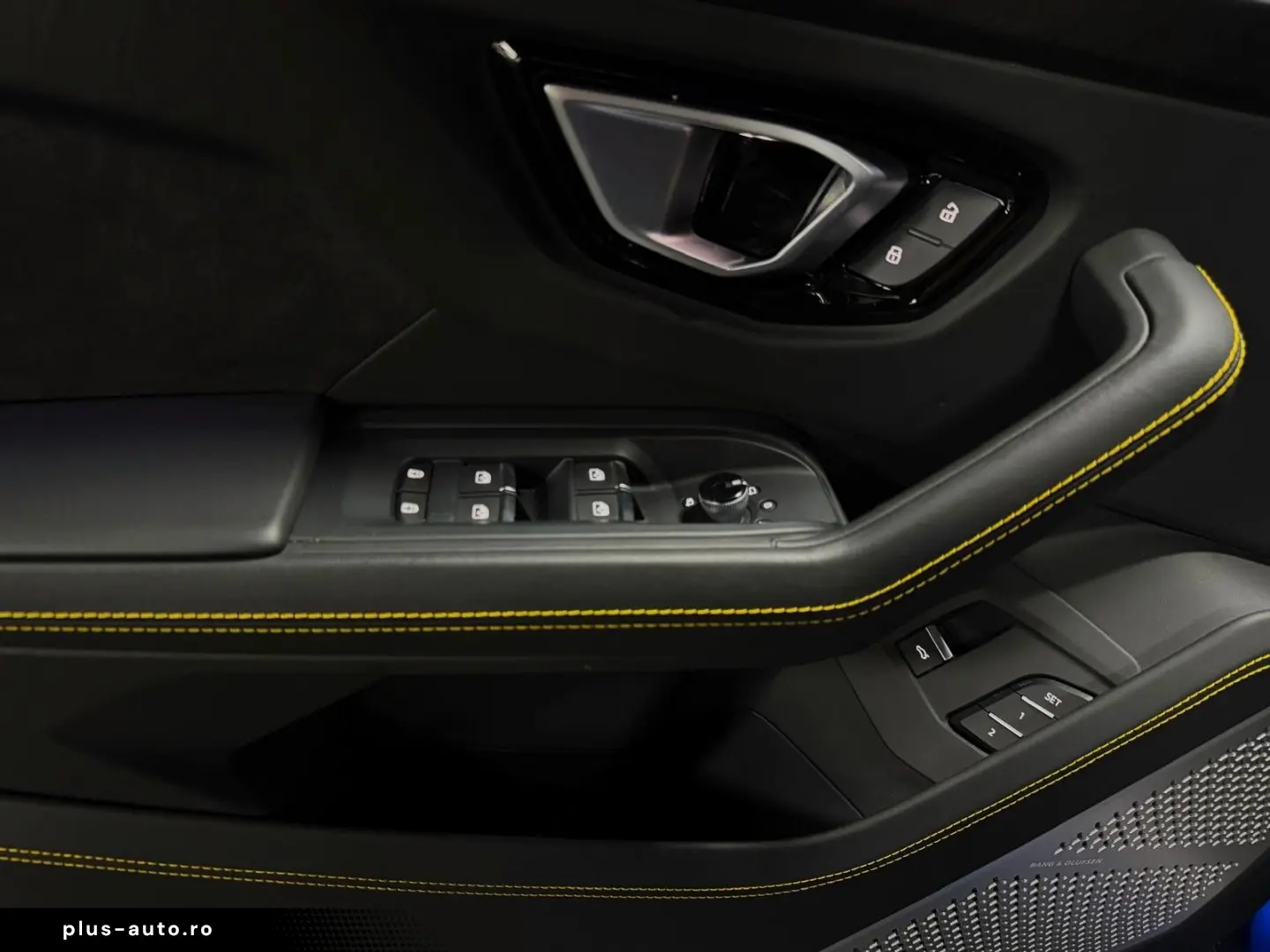 LAMBORGHINI  FULLCARBON PANO 360  PPF B&O HUD ALCANT