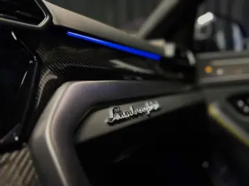 LAMBORGHINI  FULLCARBON PANO 360  PPF B&O HUD ALCANT