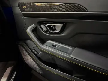 LAMBORGHINI  FULLCARBON PANO 360  PPF B&O HUD ALCANT