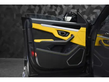 LAMBORGHINI Urus V8 - GRIGIO KERES   GIALLO