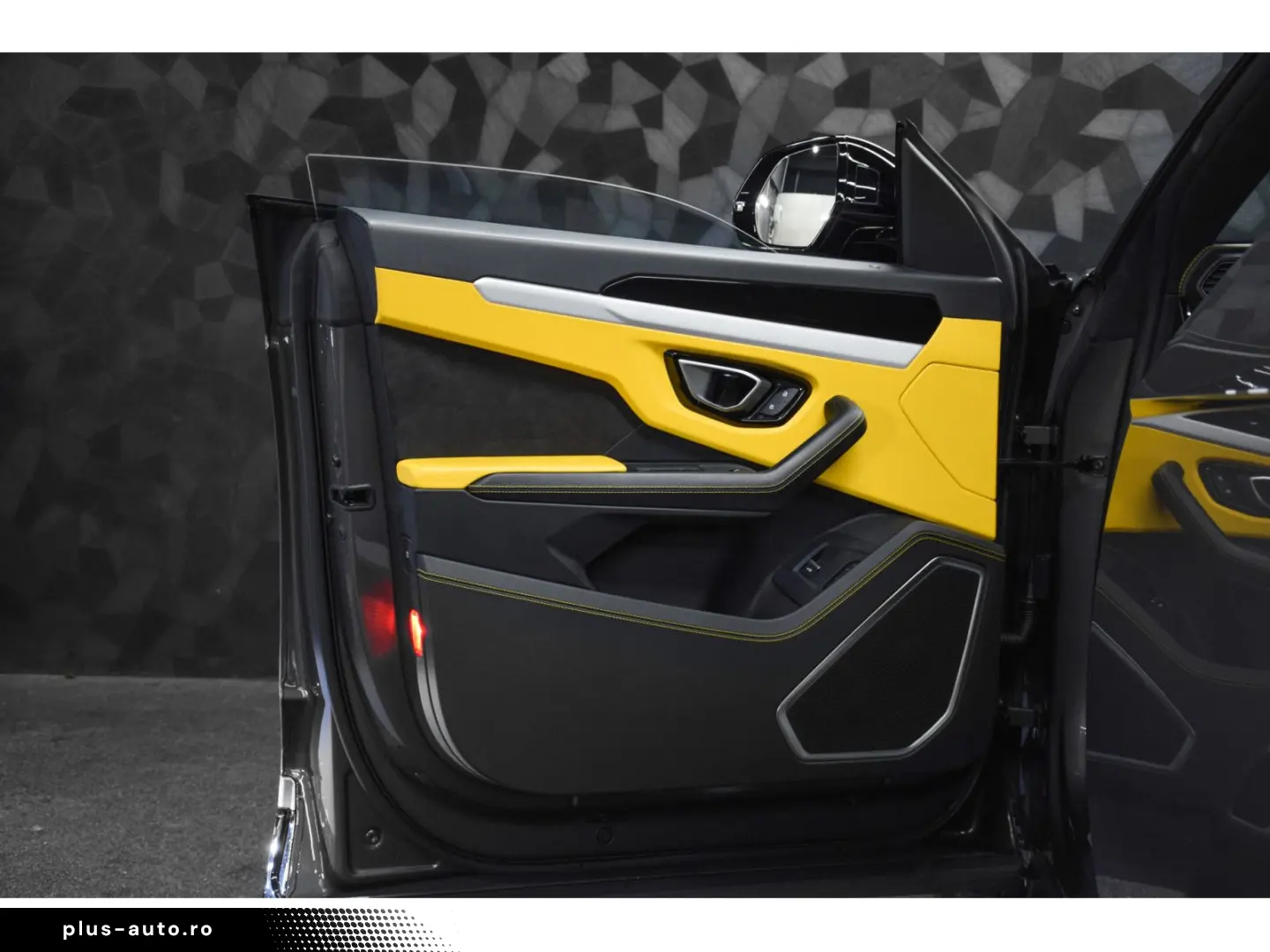 LAMBORGHINI Urus V8 - GRIGIO KERES   GIALLO